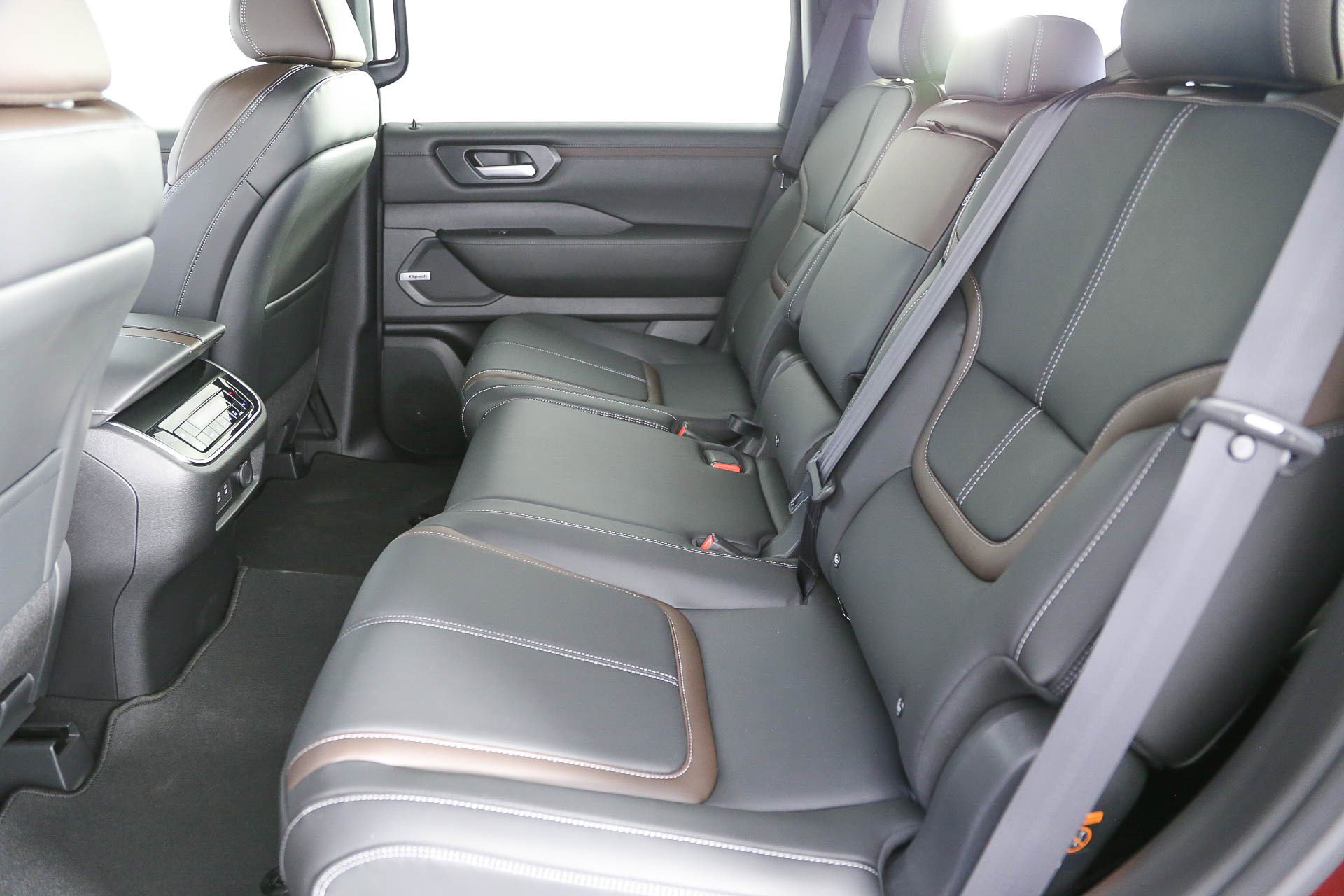 New 2025 Nissan Armada SL image 24