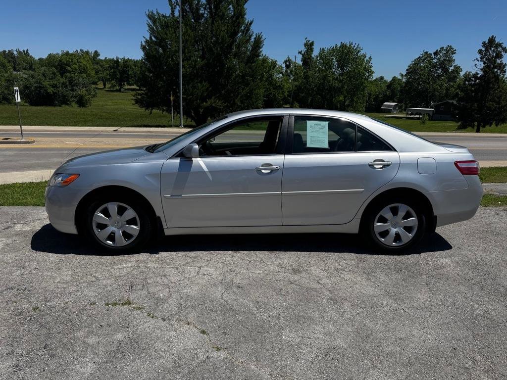 Used 2009 Toyota Camry SE FWD image 4