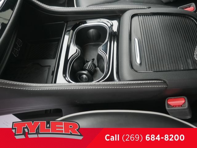 Used 2025 Chrysler Pacifica Limited FWD image 37