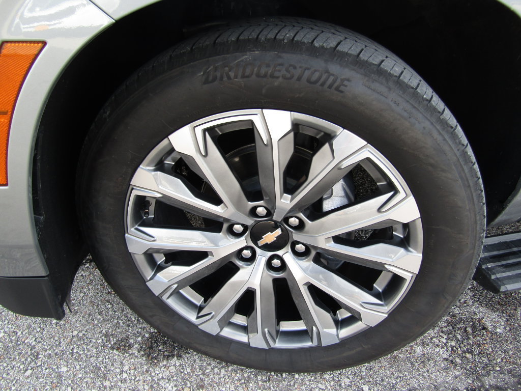 Used 2025 Chevrolet Suburban High Country AWD/4WD image 40