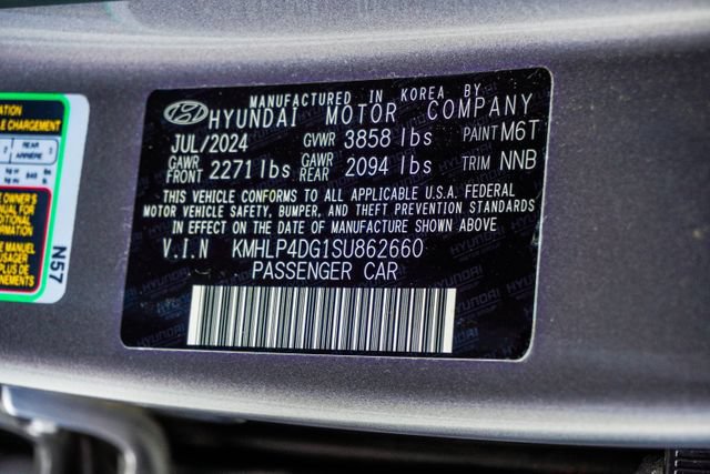 Used 2025 Hyundai Elantra Limited FWD image 41
