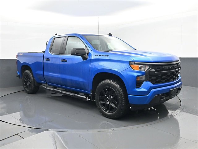 Used 2023 Chevrolet Silverado 1500 Custom w/ LPO, Dark Essentials Package image 3