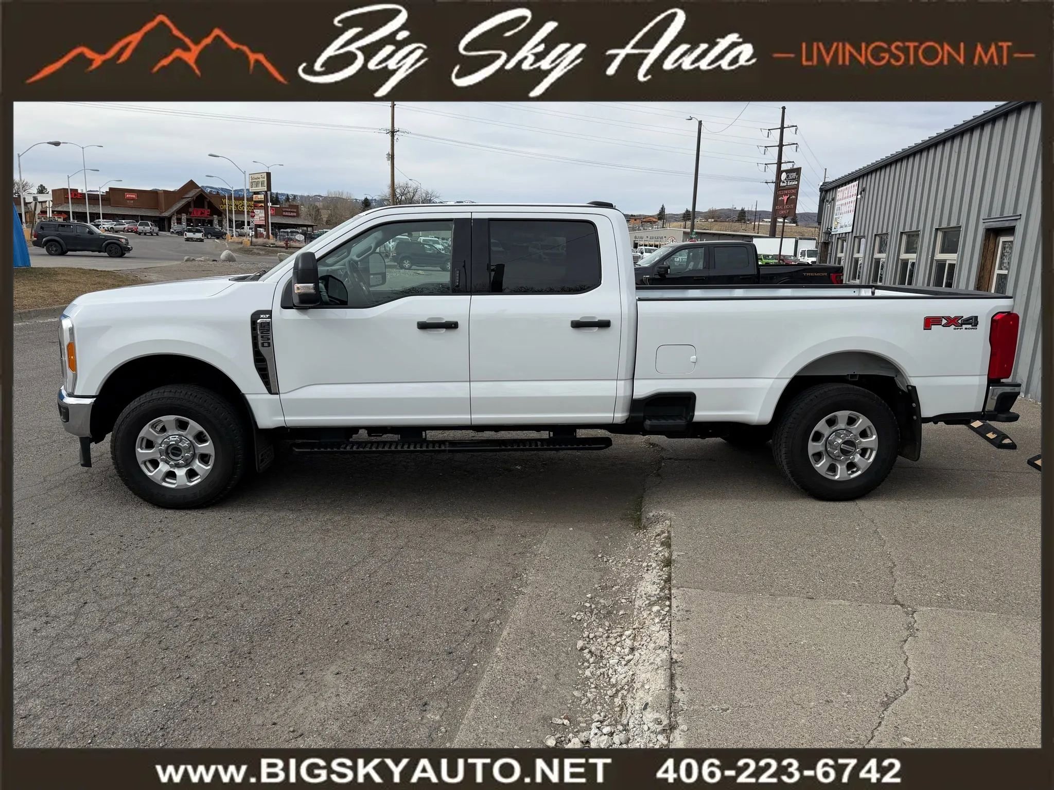 Used 2023 Ford F250 XLT w/ FX4 Off-Road Package image 4