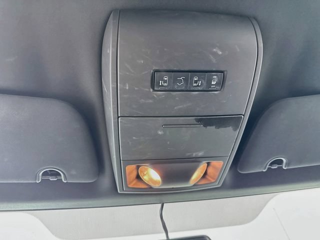 Used 2017 Dodge Grand Caravan SXT FWD image 17