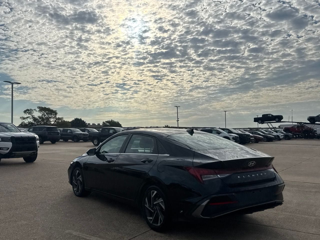 Used 2025 Hyundai Elantra SEL FWD image 17