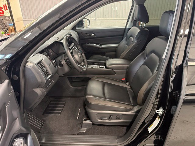 Certified 2025 Nissan Pathfinder SL AWD/4WD image 18