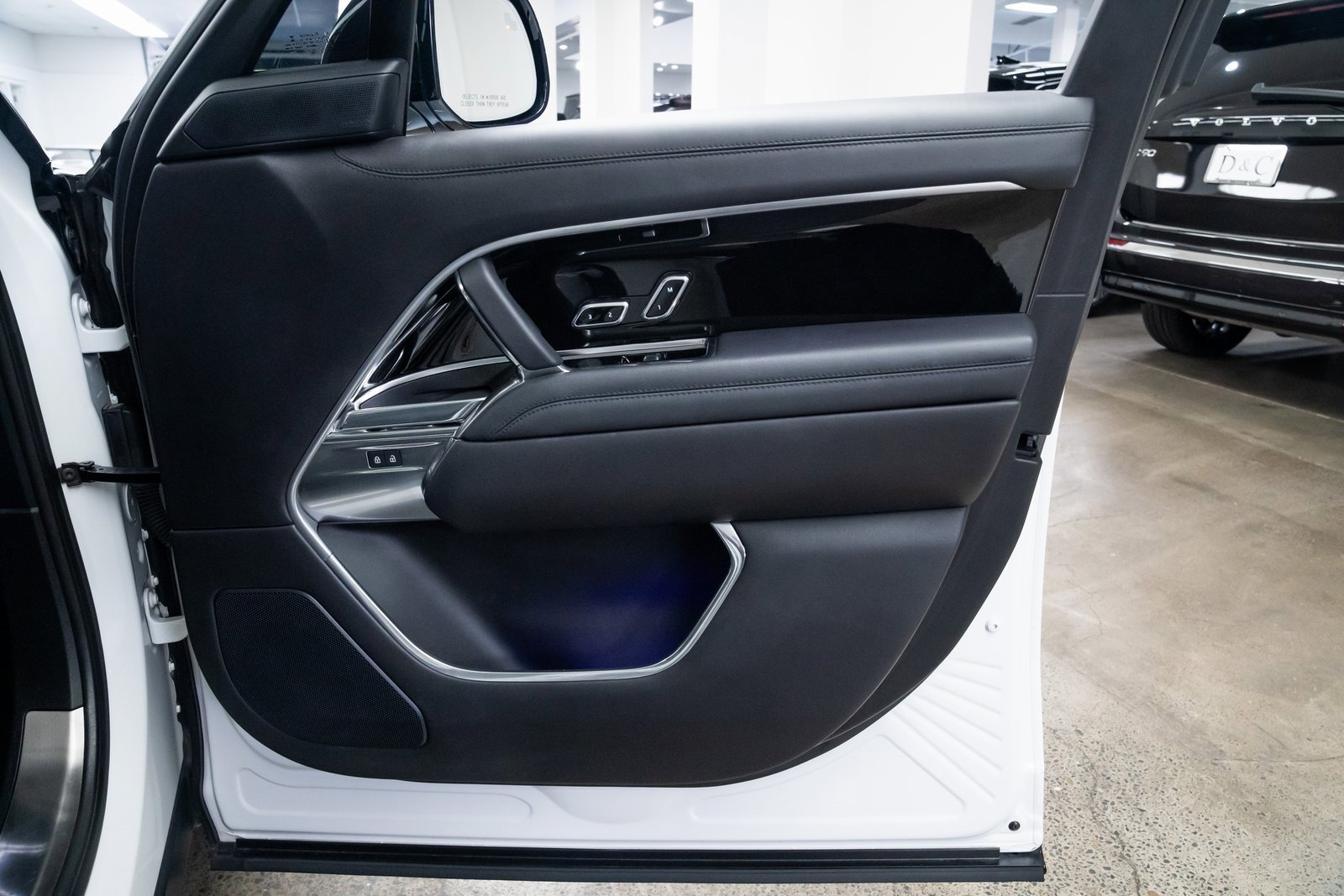 Used 2022 Land Rover Range Rover SE image 24