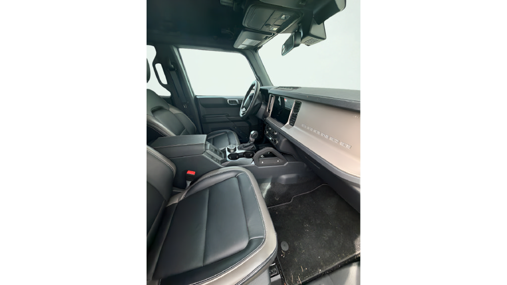 Used 2025 Ford Bronco Outer Banks w/ Sasquatch Package AWD/4WD image 14