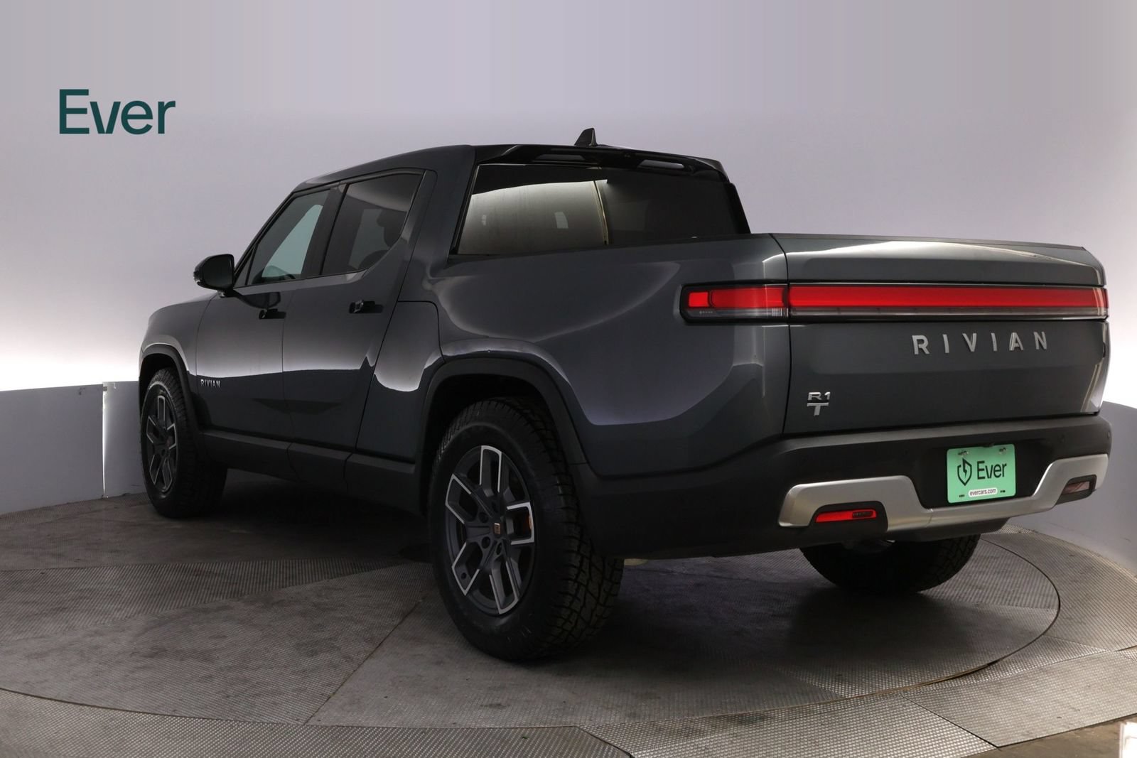Used 2025 Rivian R1T Adventure Dual AWD/4WD image 17