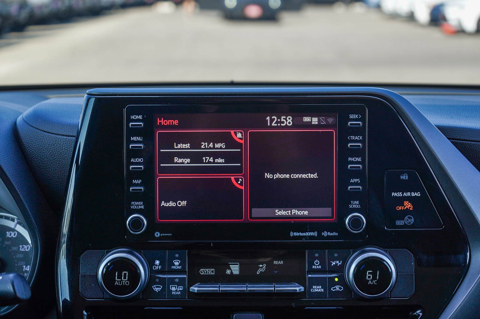 Used 2021 Toyota Highlander LE image 15