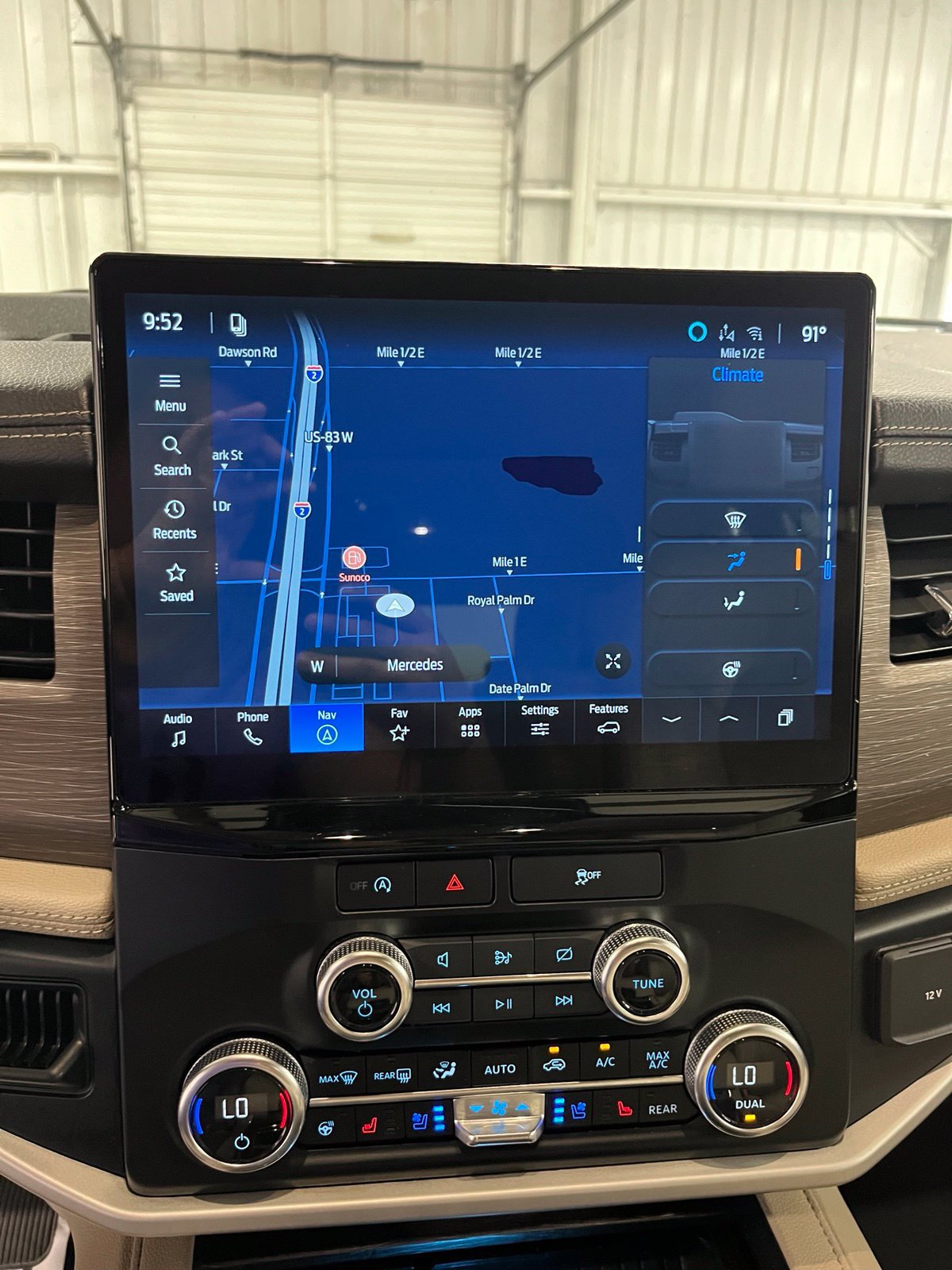 Used 2024 Ford Expedition Limited RWD image 12