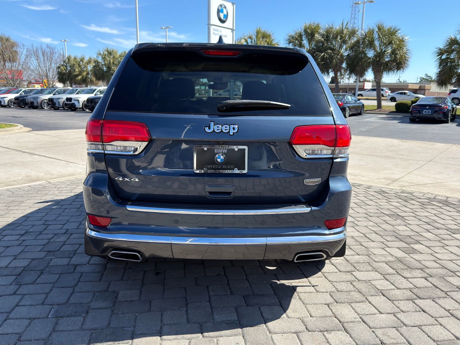 Used 2020 Jeep Grand Cherokee Summit image 10