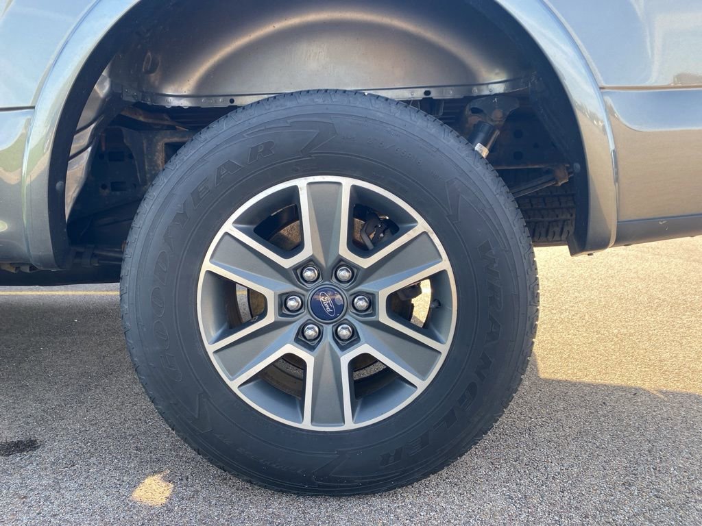 Used 2016 Ford F150 XLT w/ Equipment Group 302A Luxury AWD/4WD image 14