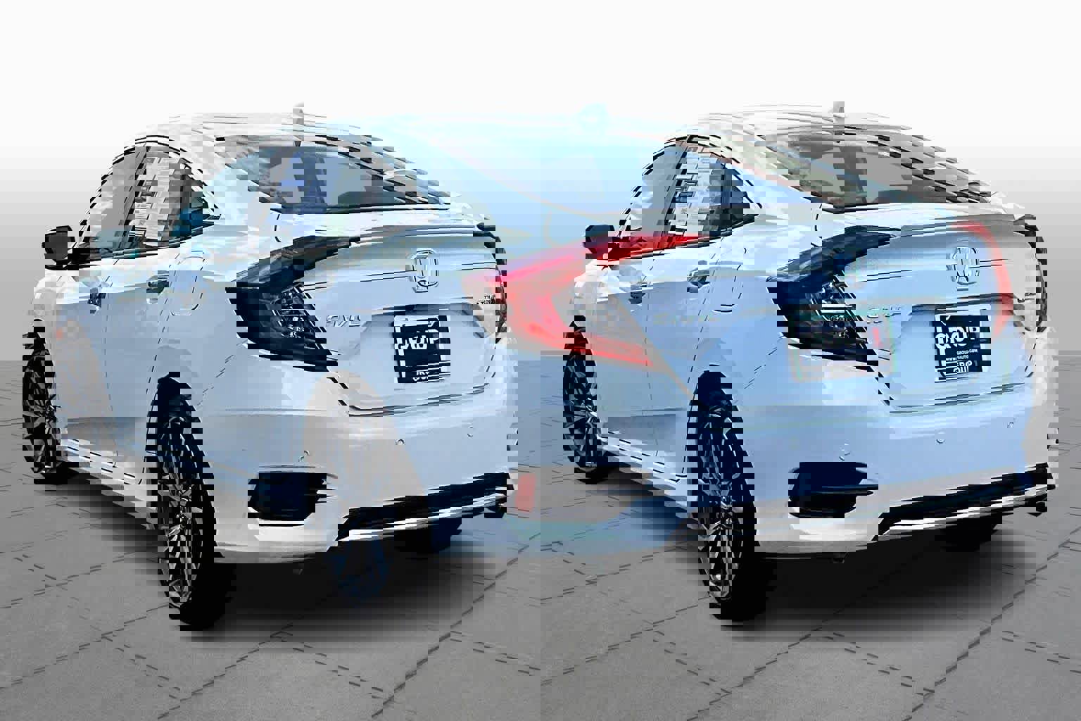 Used 2019 Honda Civic Touring image 11