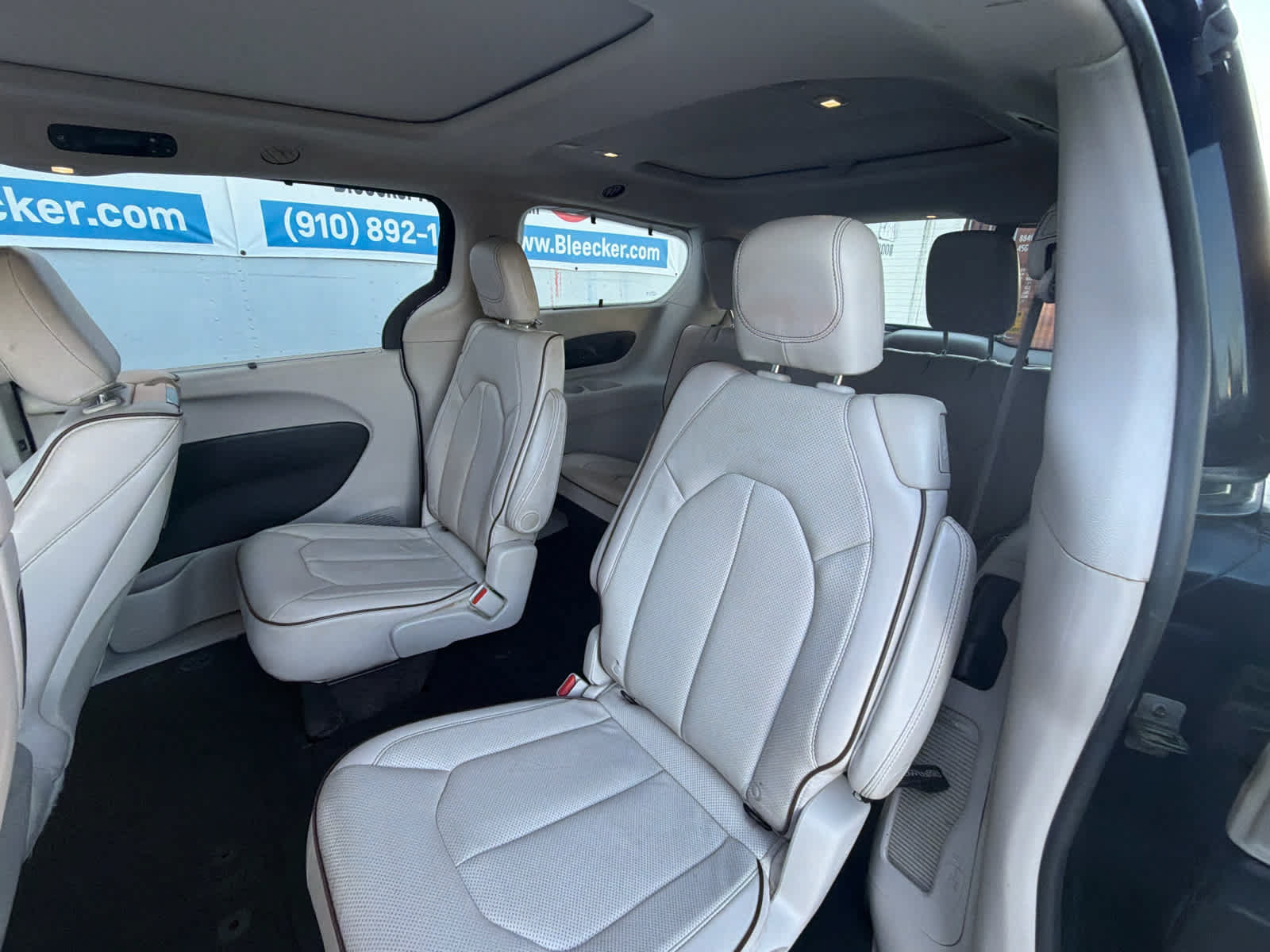 Used 2020 Chrysler Pacifica Limited w/ Advanced Safetytec Group FWD image 33