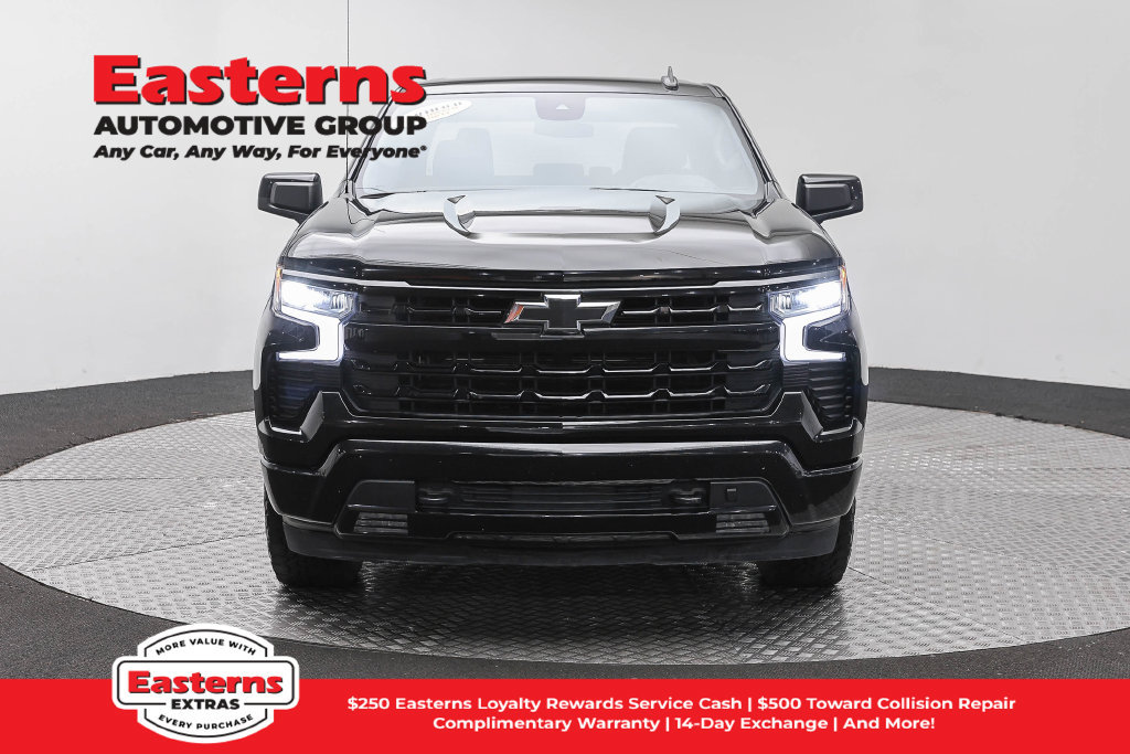 Used 2024 Chevrolet Silverado 1500 RST AWD/4WD image 3