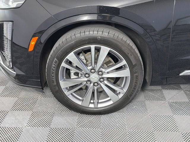 Used 2024 Cadillac XT6 Premium Luxury w/ LPO, Floor Liner Package FWD image 10