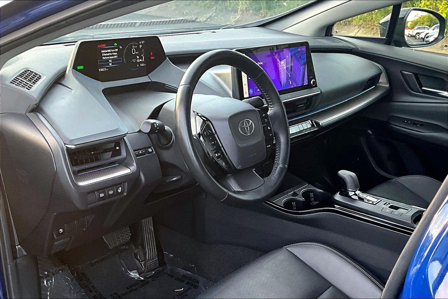 Used 2025 Toyota Prius XLE FWD image 13