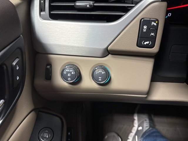 Used 2020 GMC Yukon XL SLT image 11