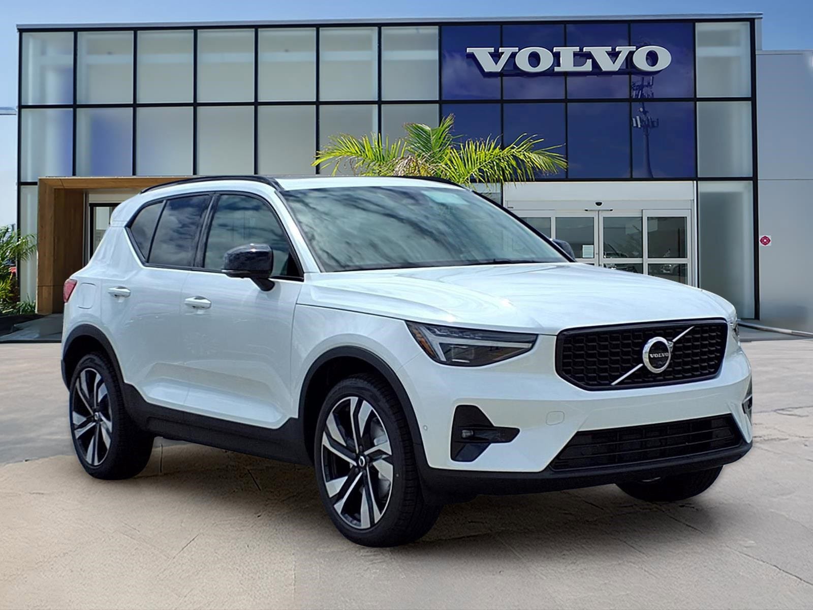 New 2026 Volvo XC40 B5 Ultra w/ Protection Package Premier AWD/4WD image 1