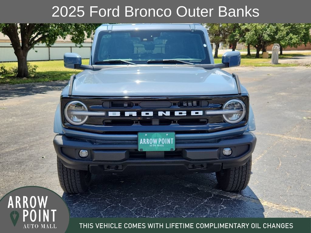 Used 2025 Ford Bronco Outer Banks AWD/4WD image 3