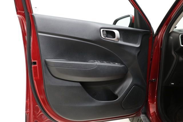 Certified 2024 Hyundai Venue SEL image 16