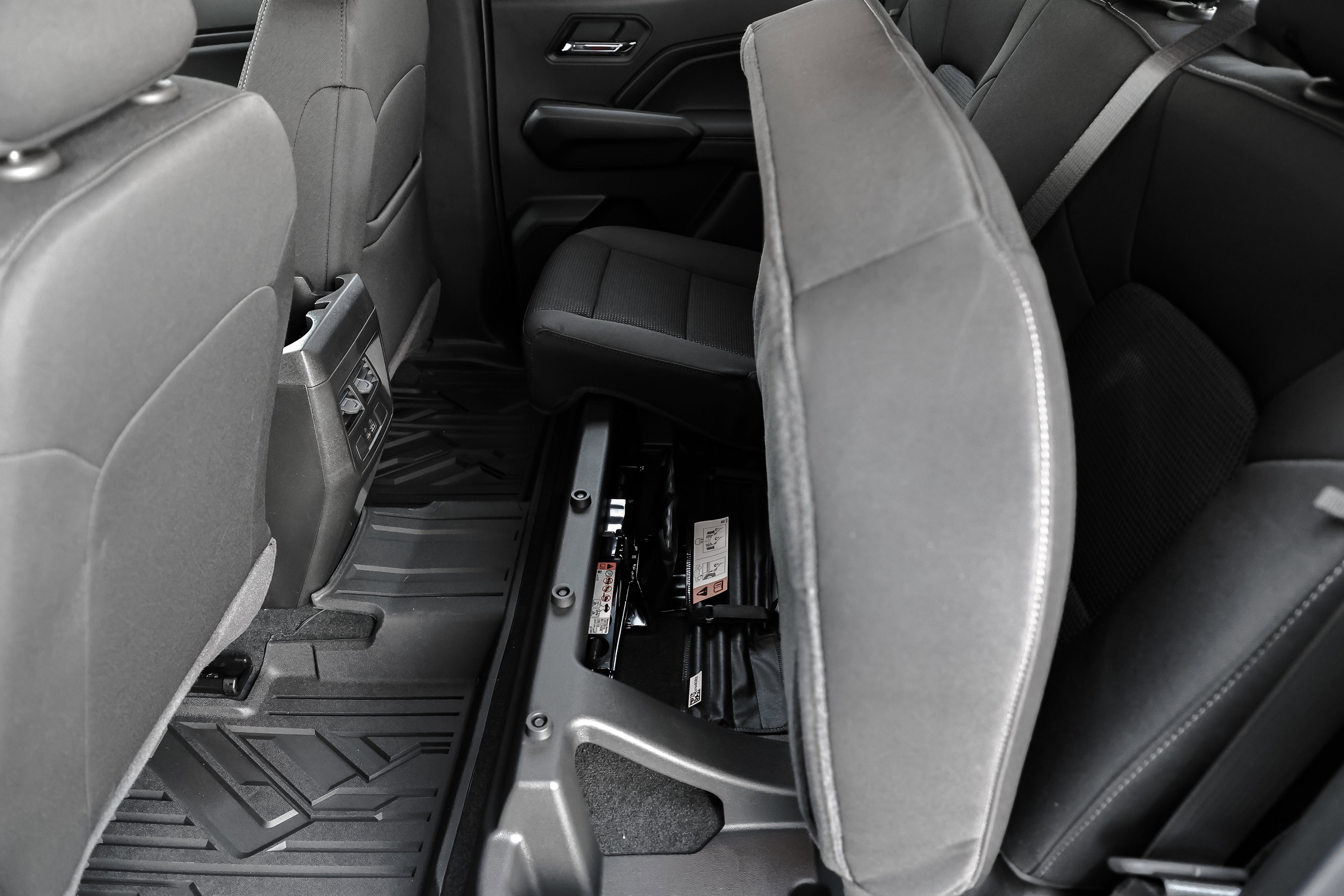 New 2026 GMC Canyon Elevation w/ Convenience Package image 16