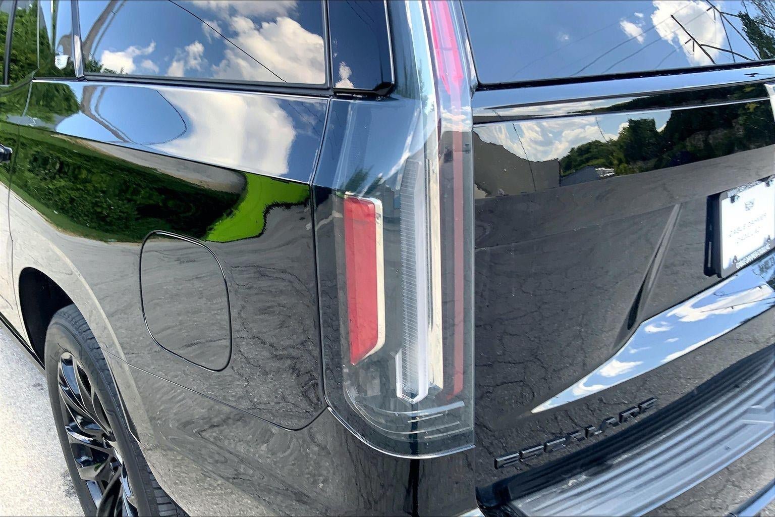 Certified 2024 Cadillac Escalade Sport Platinum w/ LPO, ONYX Package AWD/4WD image 29