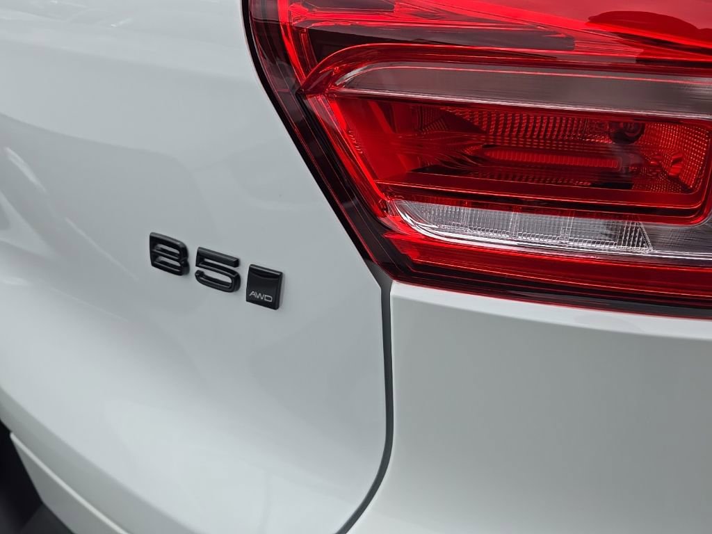 New 2026 Volvo XC40 B5 Ultra w/ Protection Package Premier image 7