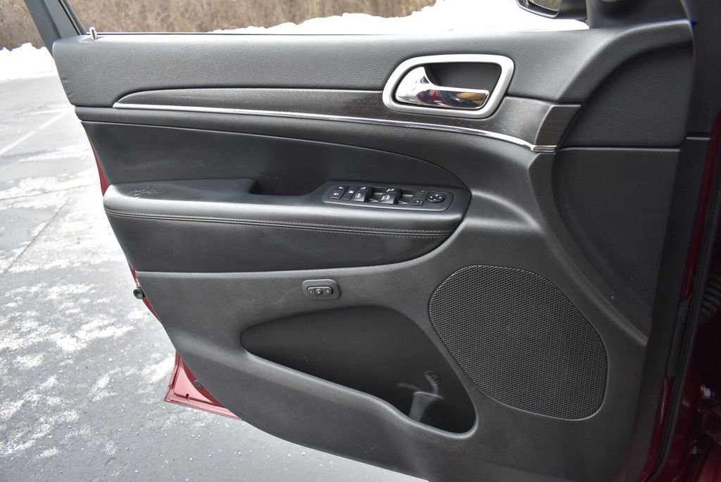 Used 2018 Jeep Grand Cherokee Limited w/ Mopar Chrome Edition Group image 26