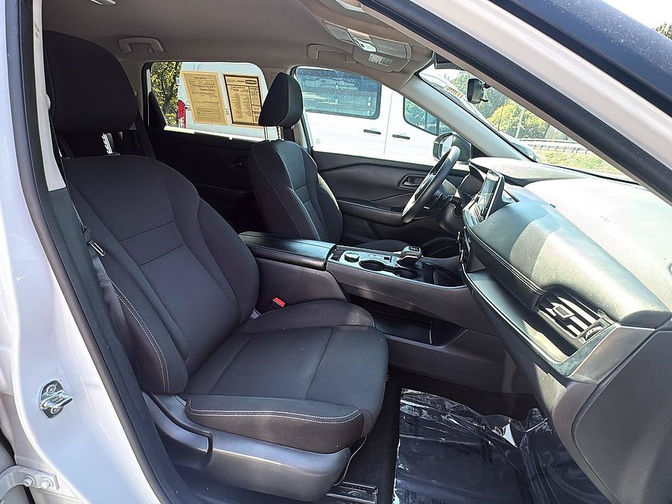 Certified 2024 Nissan Rogue S AWD/4WD image 31