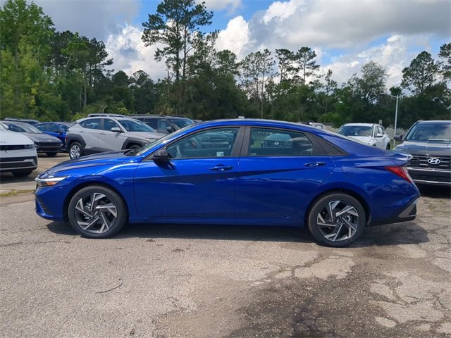 New 2025 Hyundai Elantra SEL image 8