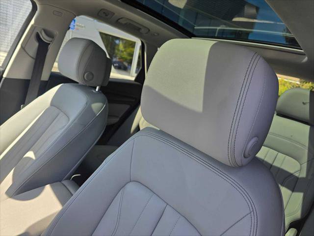 Used 2022 Audi Q5 2.0T Premium AWD/4WD image 25