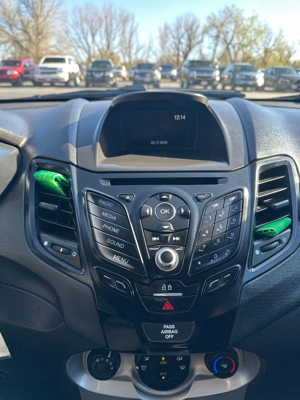 Used 2018 Ford Fiesta SE image 32