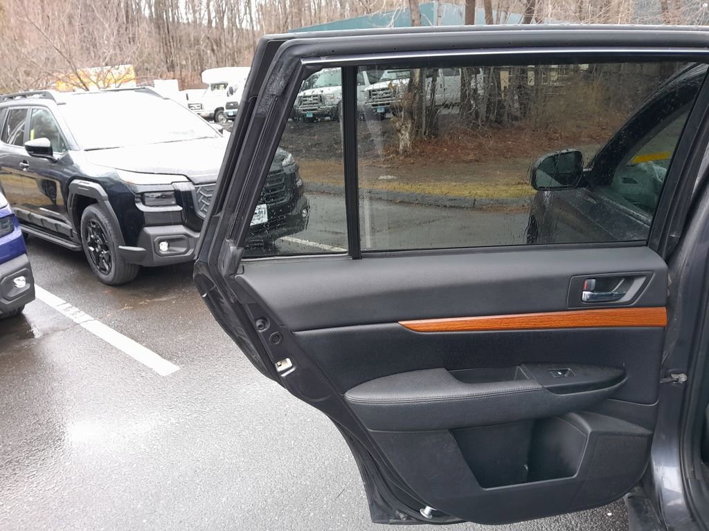 Used 2013 Subaru Outback 3.6R Limited image 29