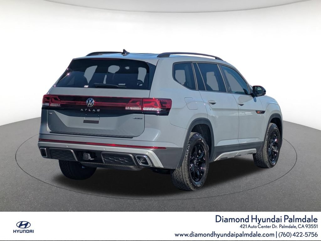 Used 2025 Volkswagen Atlas Peak Edition SE AWD/4WD image 7