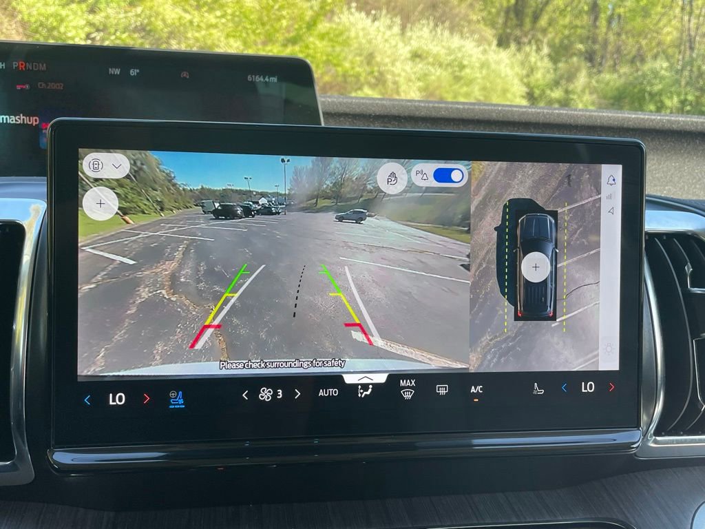 Used 2025 Ford Expedition Platinum w/ Platinum Ultimate Package AWD/4WD image 53