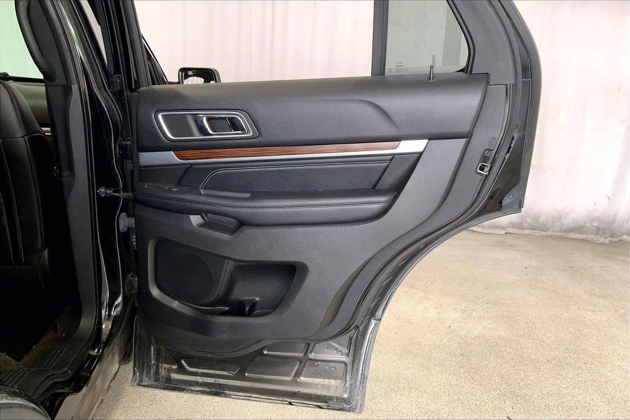 Used 2017 Ford Explorer Limited w/ Equipment Group 301A FWD image 23