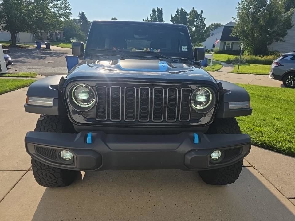 Used 2024 Jeep Wrangler Unlimited Rubicon 4xe w/ Technology Group AWD/4WD image 3