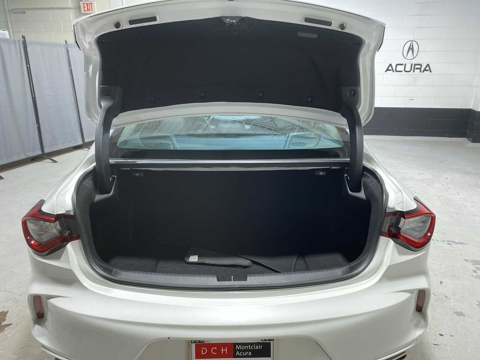 Used 2023 Acura TLX FWD image 19