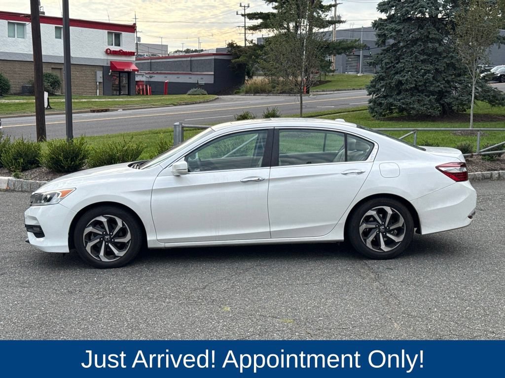 Used 2017 Honda Accord EX image 4