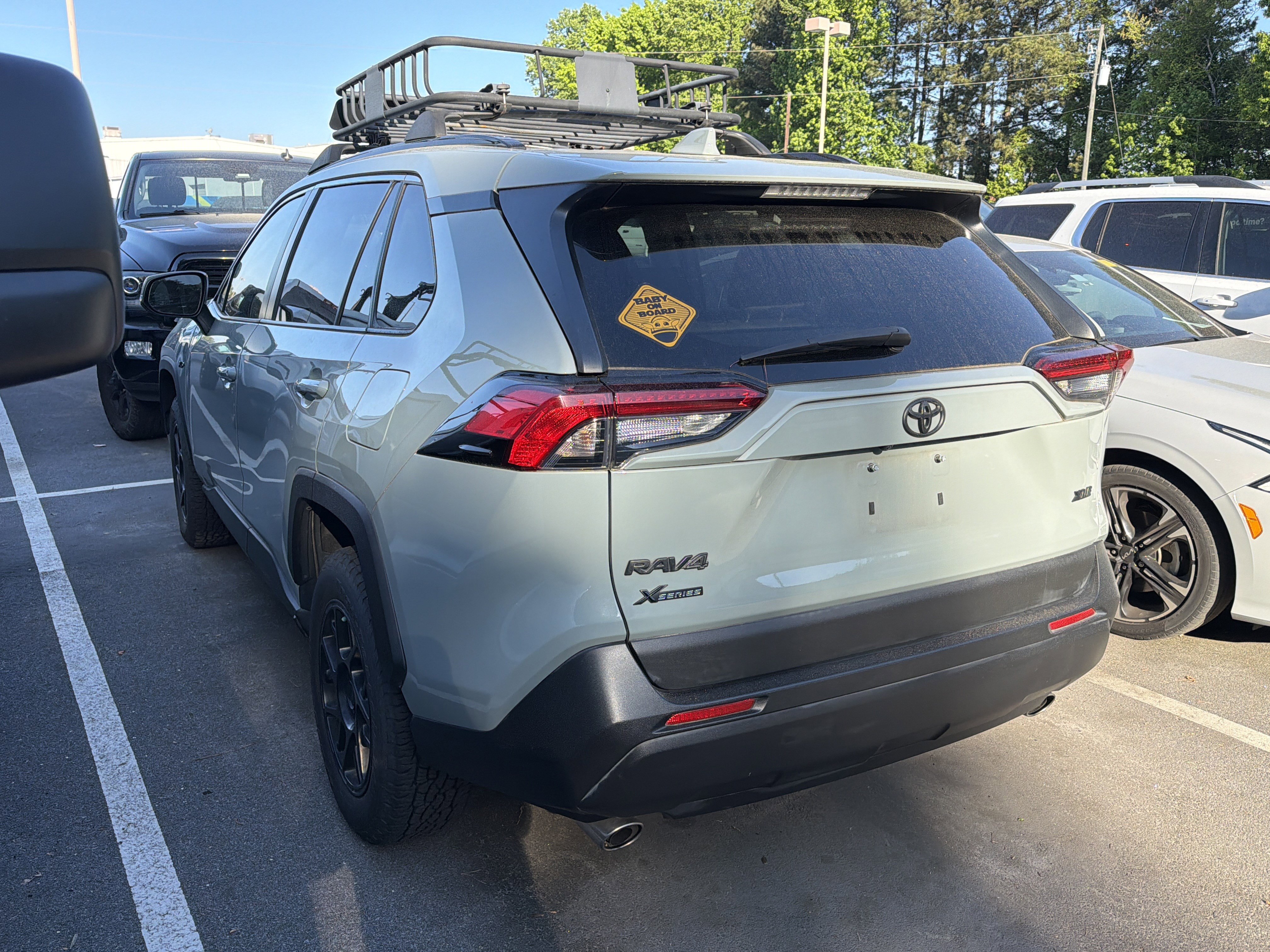 Used 2021 Toyota RAV4 XLE w/ Convenience Package image 6