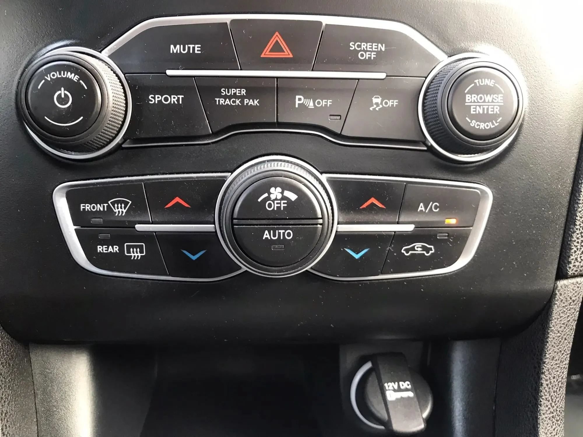 Used 2019 Dodge Charger SXT AWD/4WD image 26