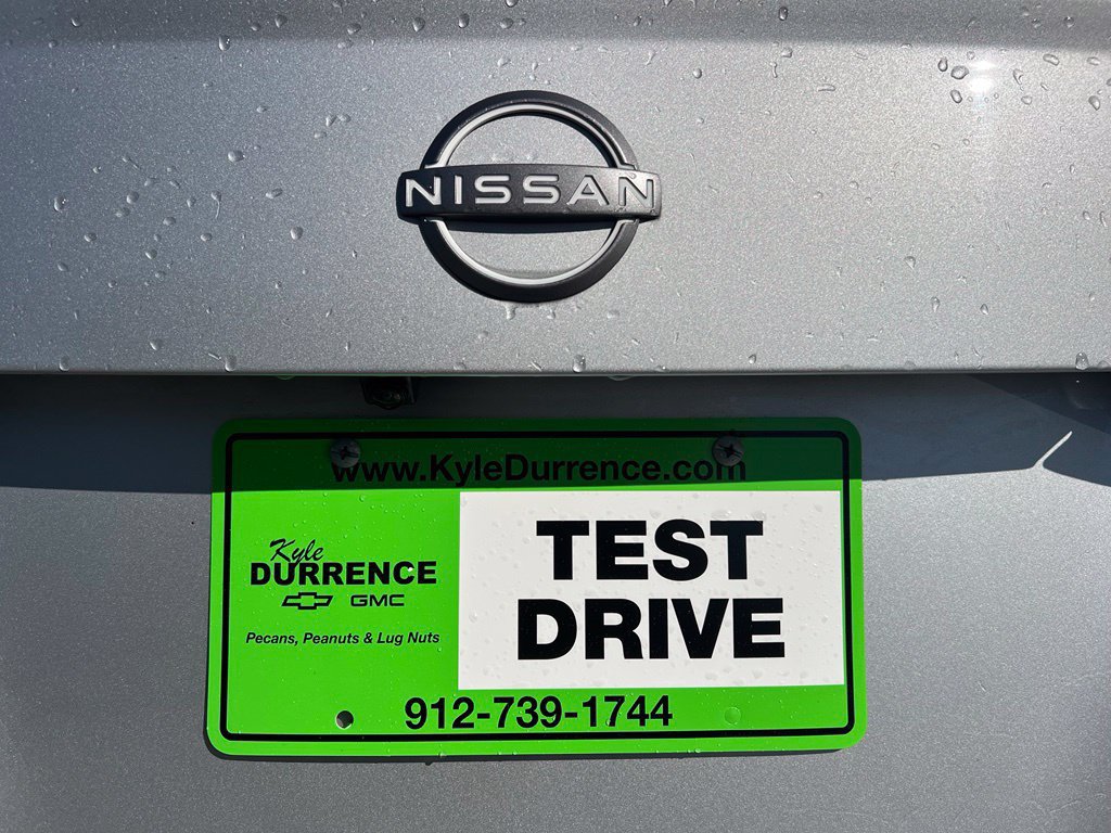 Used 2025 Nissan Versa SV FWD image 7