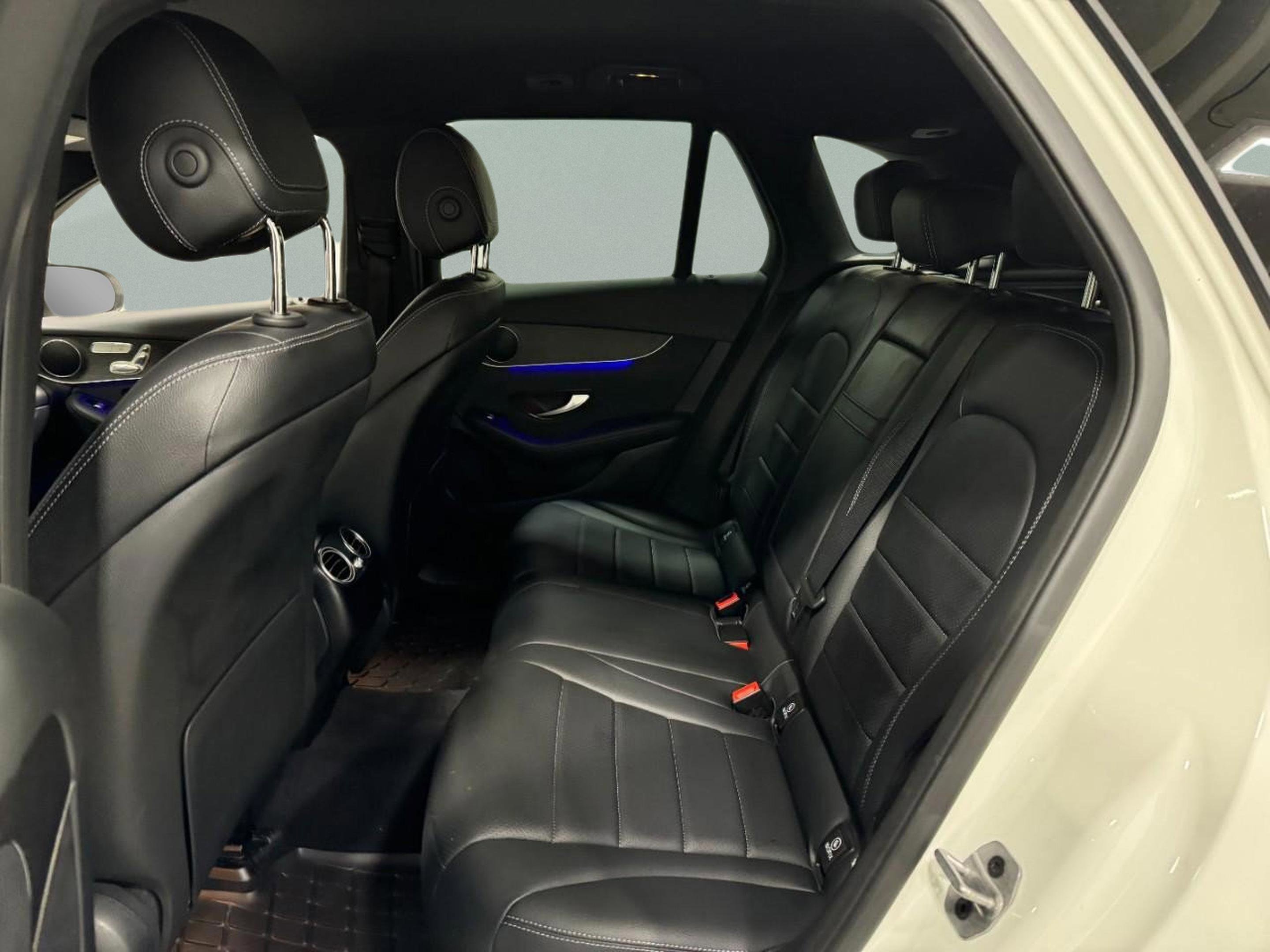 Used 2022 Mercedes-Benz GLC 300 4MATIC image 9