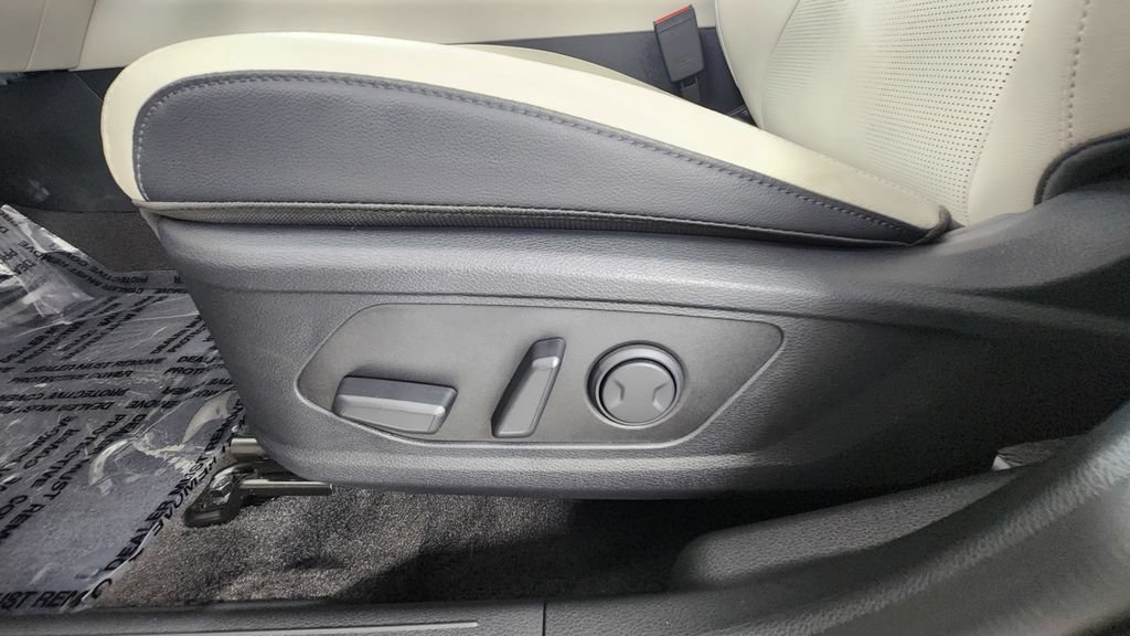 Used 2026 Kia Sportage EX AWD/4WD image 11