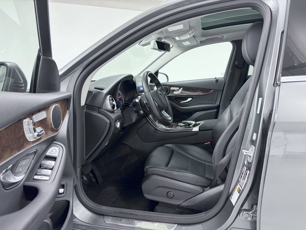 Used 2016 Mercedes-Benz GLC 300 4MATIC image 13