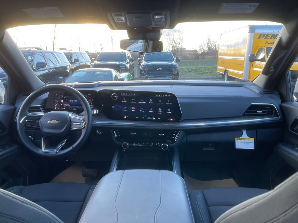 Used 2025 Chevrolet Suburban LS image 21