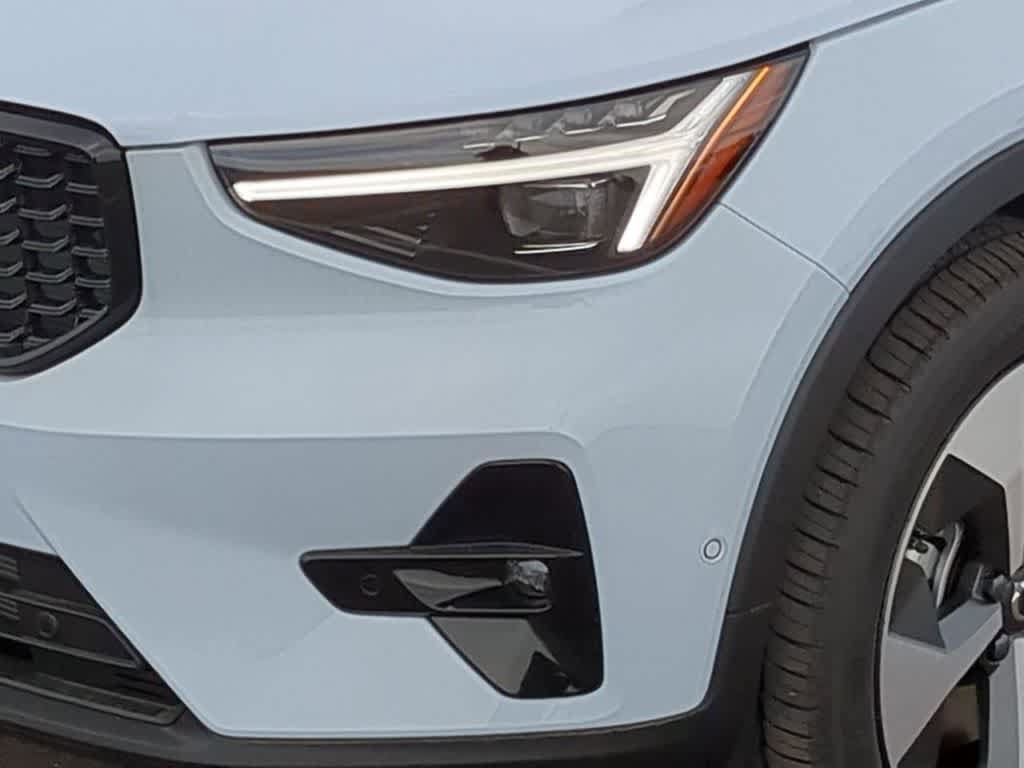 New 2026 Volvo XC40 B5 Plus w/ Climate Package AWD/4WD image 10