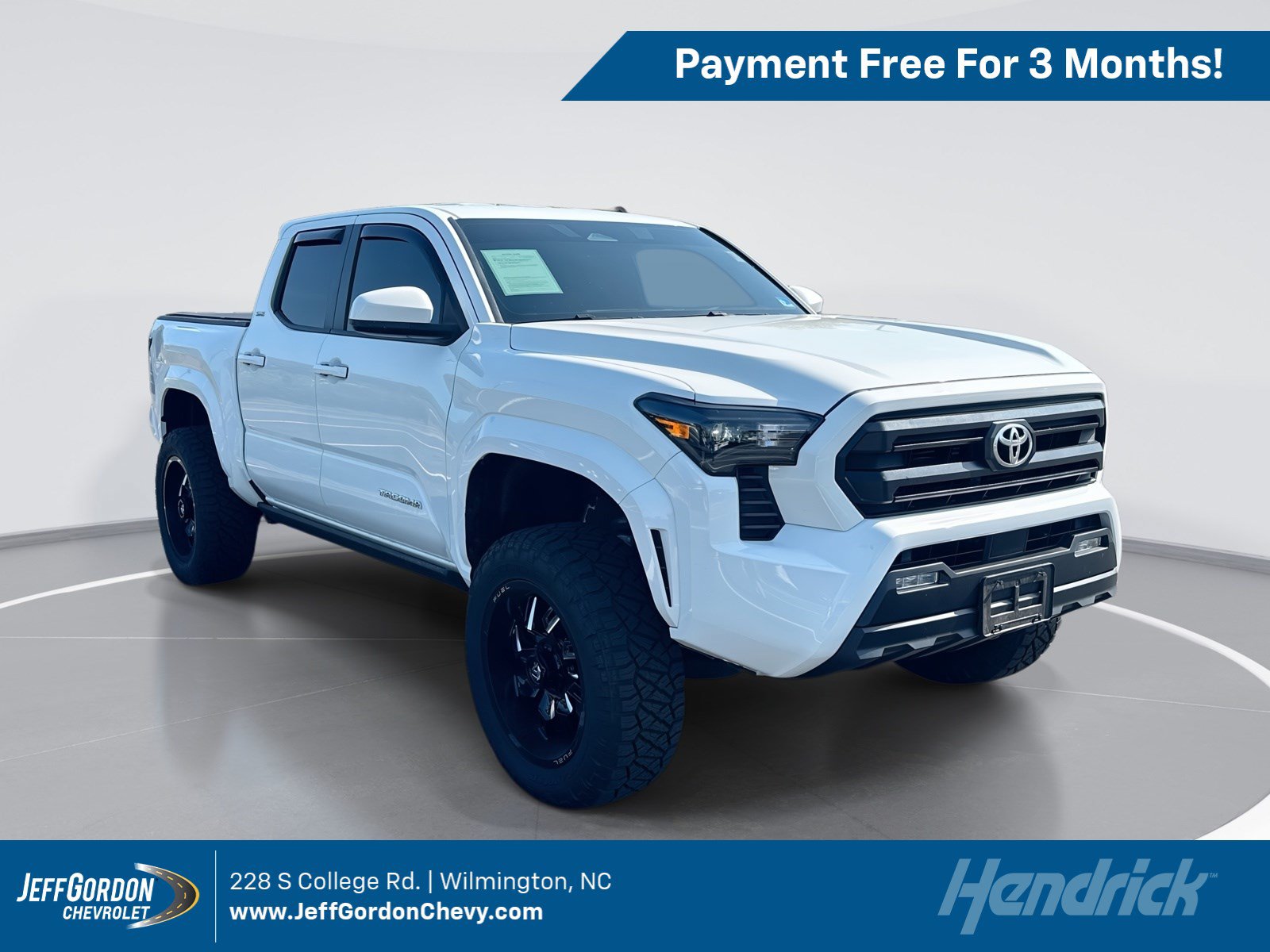 Used 2024 Toyota Tacoma SR5 AWD/4WD video 1